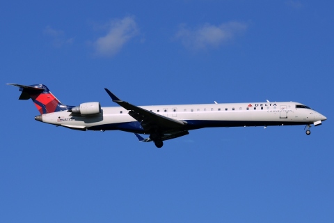 N813SK - CRJ-900-LR - Delta Connection - SEA - 24-06-2014