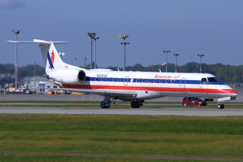 N826AE - ERJ-140LR - American Eagle - YUL - 19-09-2014