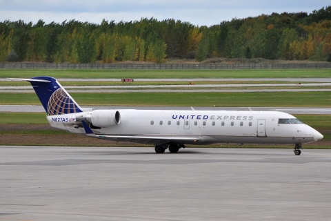 N827AS - CRJ-200-ER - United Express - YUL - 22-09-2014