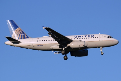 N827UA - A319-131 - United Airlines - SEA - 24-06-2014