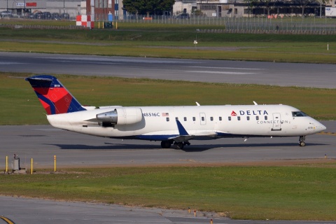 N8516C - CRJ-200ER - Delta Connection - YUL - 18-09-2014