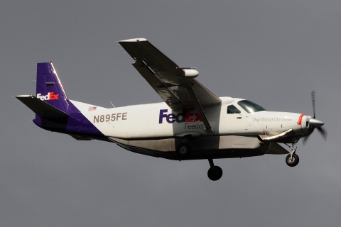 N895FE - Cessna Caravan-208B - Federal Express (FedEx) - SEA - 28-06-2014