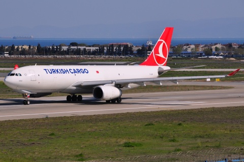 TC-JDR - A330-243F - Turkish Airlines - IST - 30-03-2014