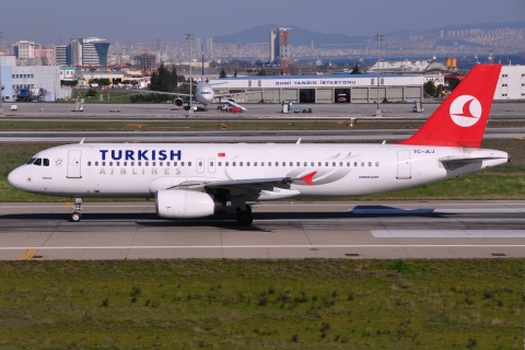 TC-JLJ - A320-232 - Turkish Airlines - IST - 30-03-2014