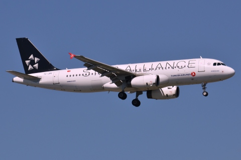TC-JPE - A320-232 - Turkish Airlines - IST - 30-03-2014