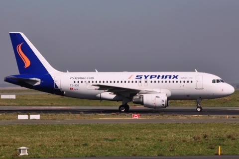 TS-IEG - A319-112 - Syphax Airlines - CDG - 16-03-2014