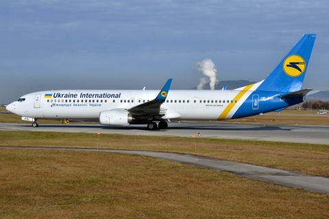 UR-PSI - 737-9KV(ER)(WL) - Ukraine International Airlines - SZG - 01-11-2014