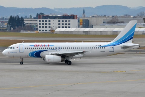 VP-BHW - A320-232 - Yamal Airlines - SZG - 11-01-2014