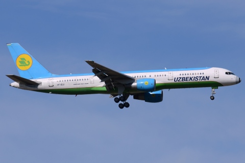 VP-BUJ - 757-231 - Uzbekistan Airways - FCO - 19-06-2014