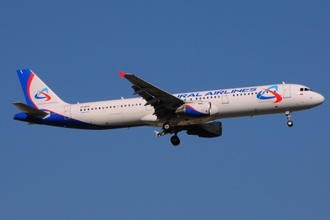 VP-BVP - A321-211 - Ural Airlines - AYT - 26-08-2014b