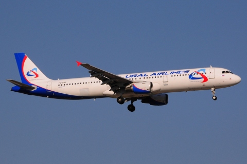 VQ-BOZ - A321-211 - Ural Airlines - AYT - 22-08-2014