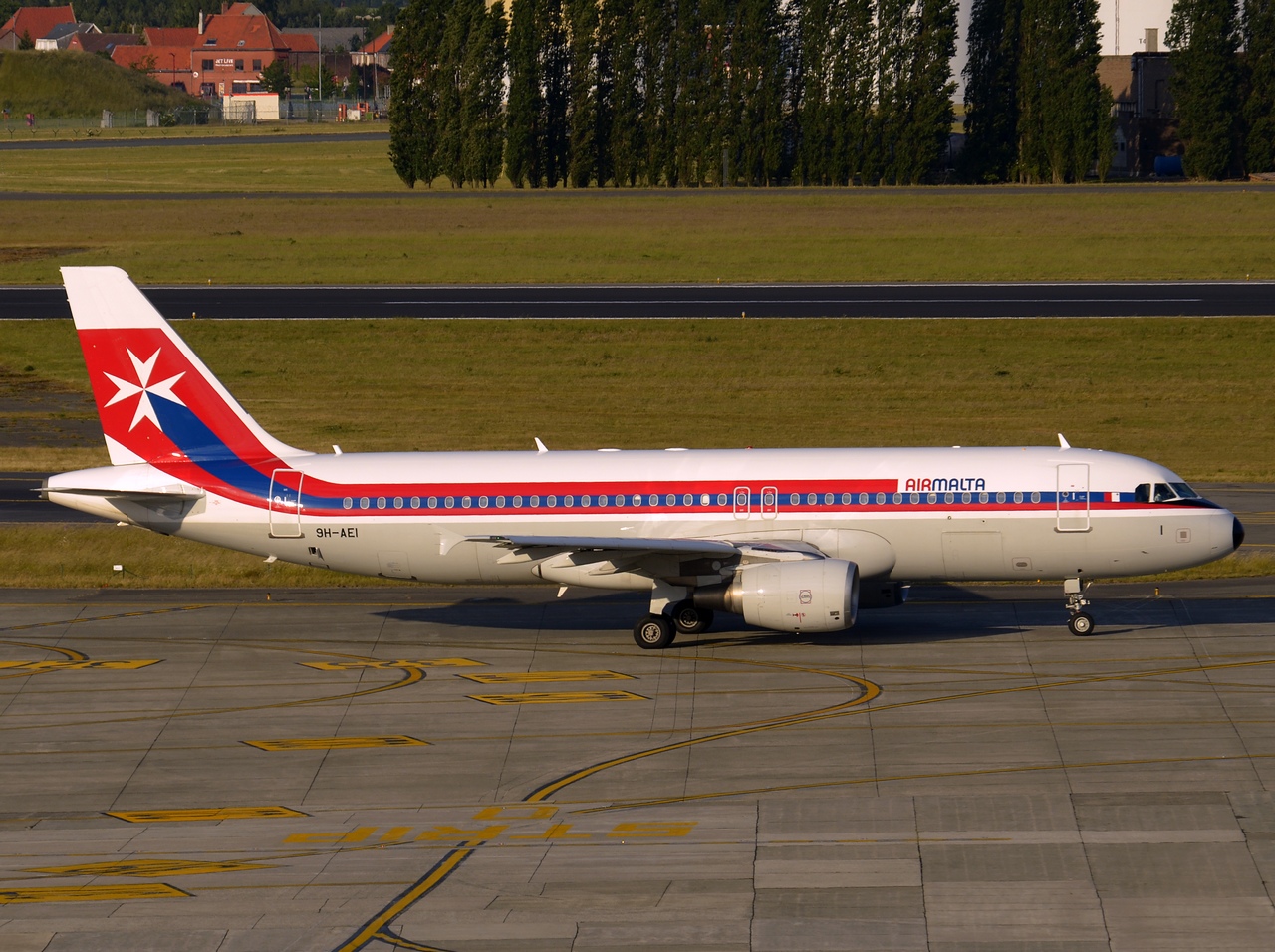 9H-AEI - A320-214 - Air Malta - BRU - 08-06-2015
