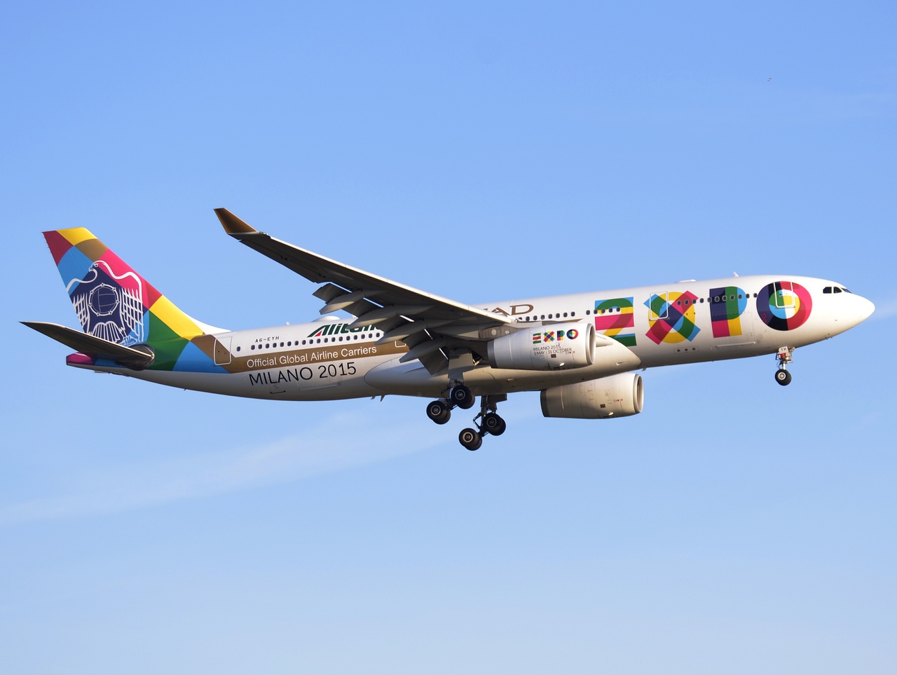 A6-EYH - A330-243 - Etihad Airways - FRA - 19-04-2015