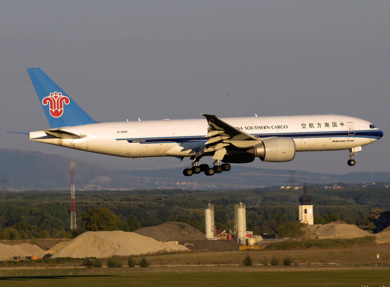 B-2080 - 777-F1B - China Southern Airlines - VIE - 01-10-2015