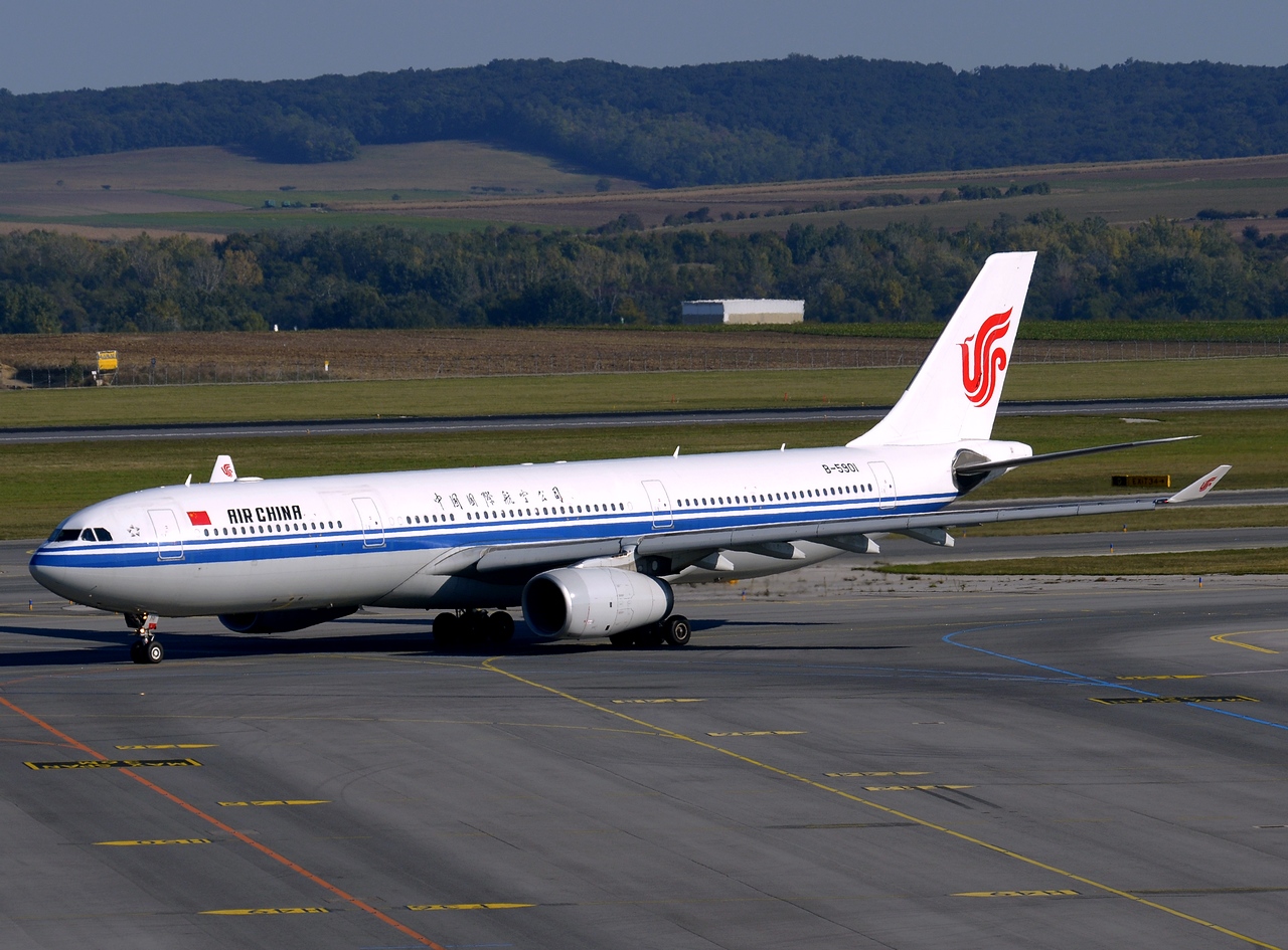B-5901 - A330-343 - Air China - VIE - 01-10-2015