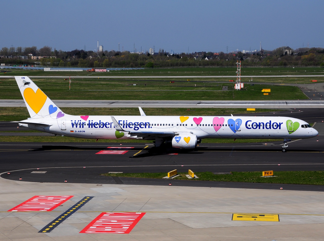 D-ABON - 757-330(WL) - Condor - DUS - 15-04-2015