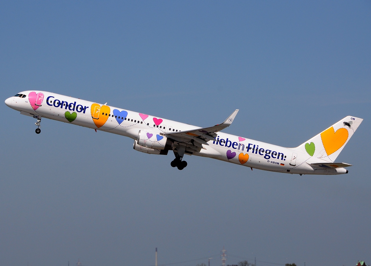 D-ABON - 757-330(WL) - Condor - DUS - 15-04-2015b
