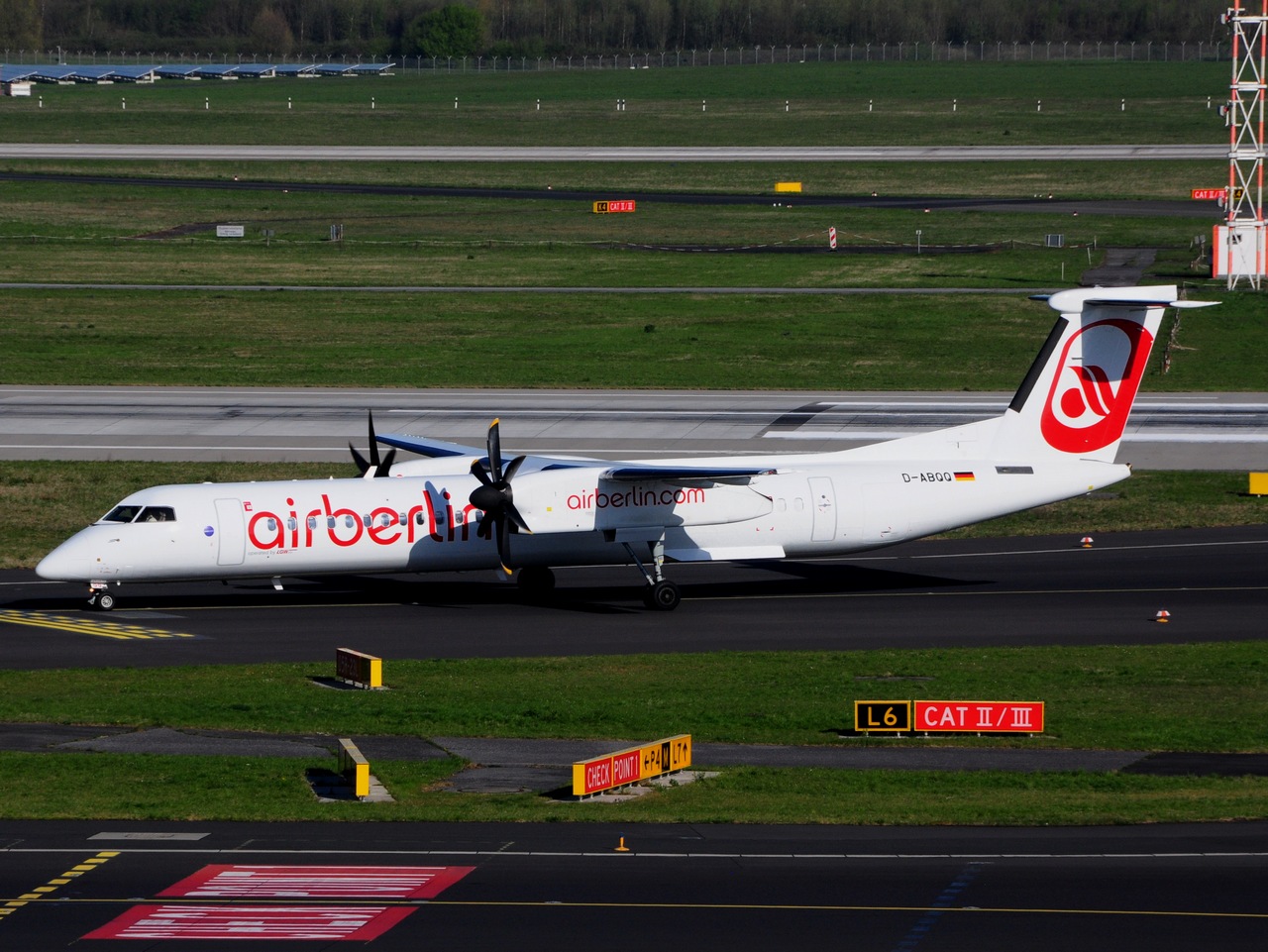 D-ABQQ - DHC-8-402Q - Air Berlin - DUS - 15-04-2015