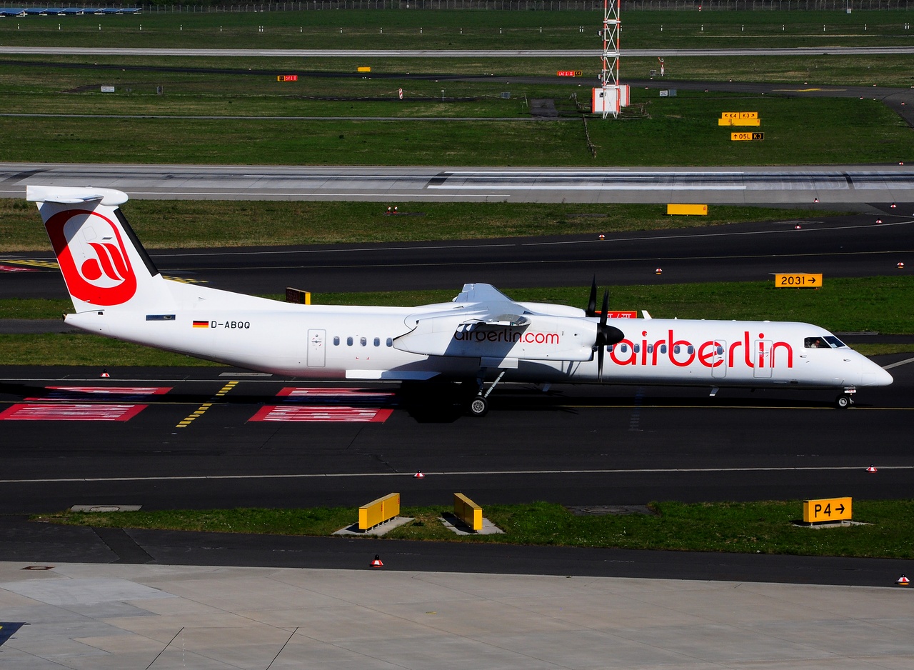D-ABQQ - DHC-8-402Q - Air Berlin - DUS - 15-04-2015b