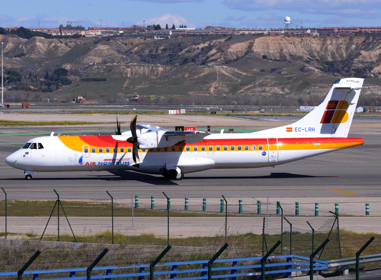 EC-LRH - ATR 72-600 (72-212A) - Iberia Express - MAD - 14-03-2015