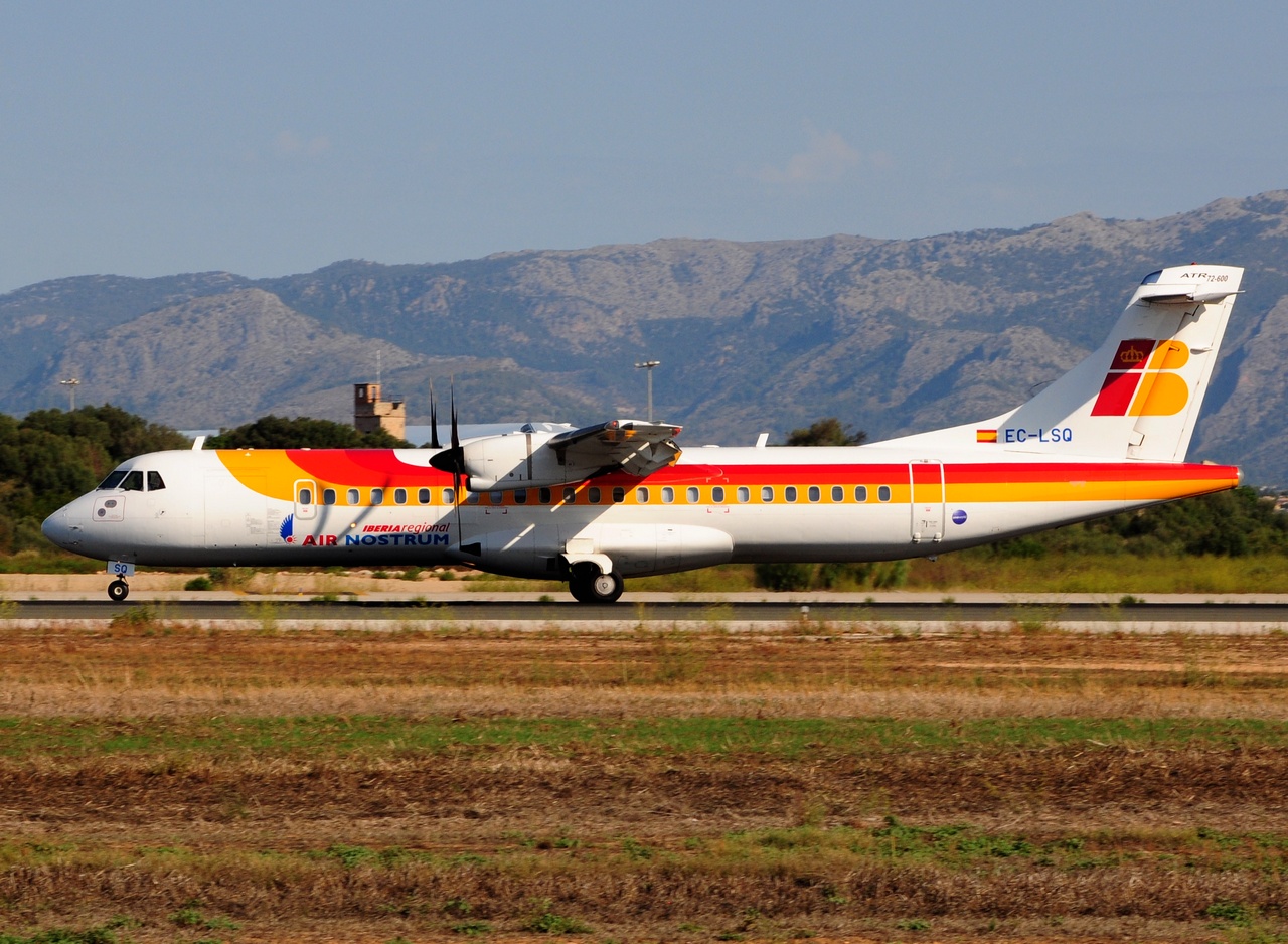 EC-LSQ - ATR 72-600 (72-212A) - Iberia Express - PMI - 22-08-2015