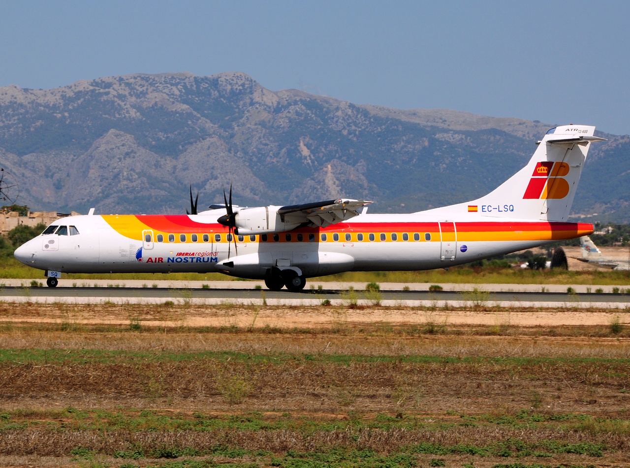 EC-LSQ - ATR 72-600 (72-212A) - Iberia Express - PMI - 22-08-2015b