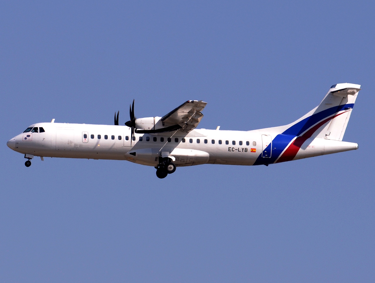 EC-LYB - ATR 72-500 (72-212A) - Air Europa Express - MAD - 16-03-2015