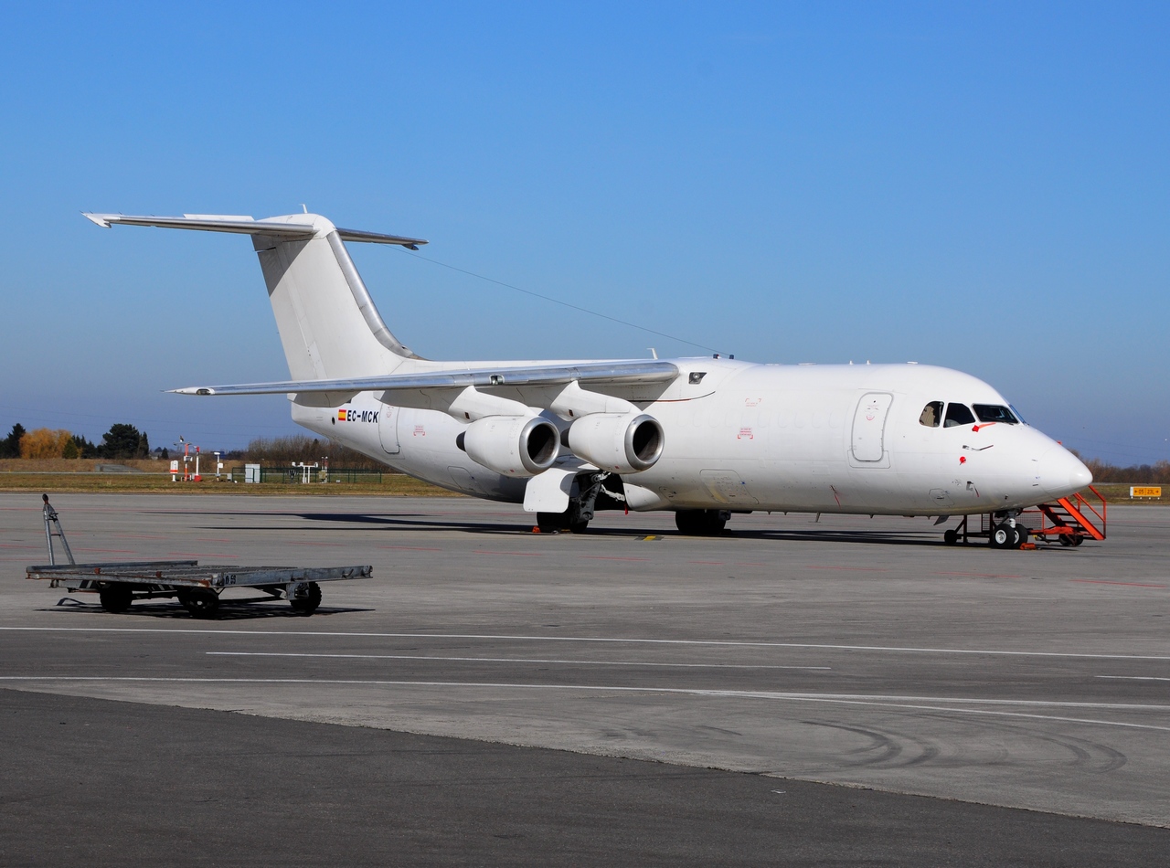 EC-MCK - BAe 146-300QT - ASL Airlines Spain - LGG - 08-03-2015