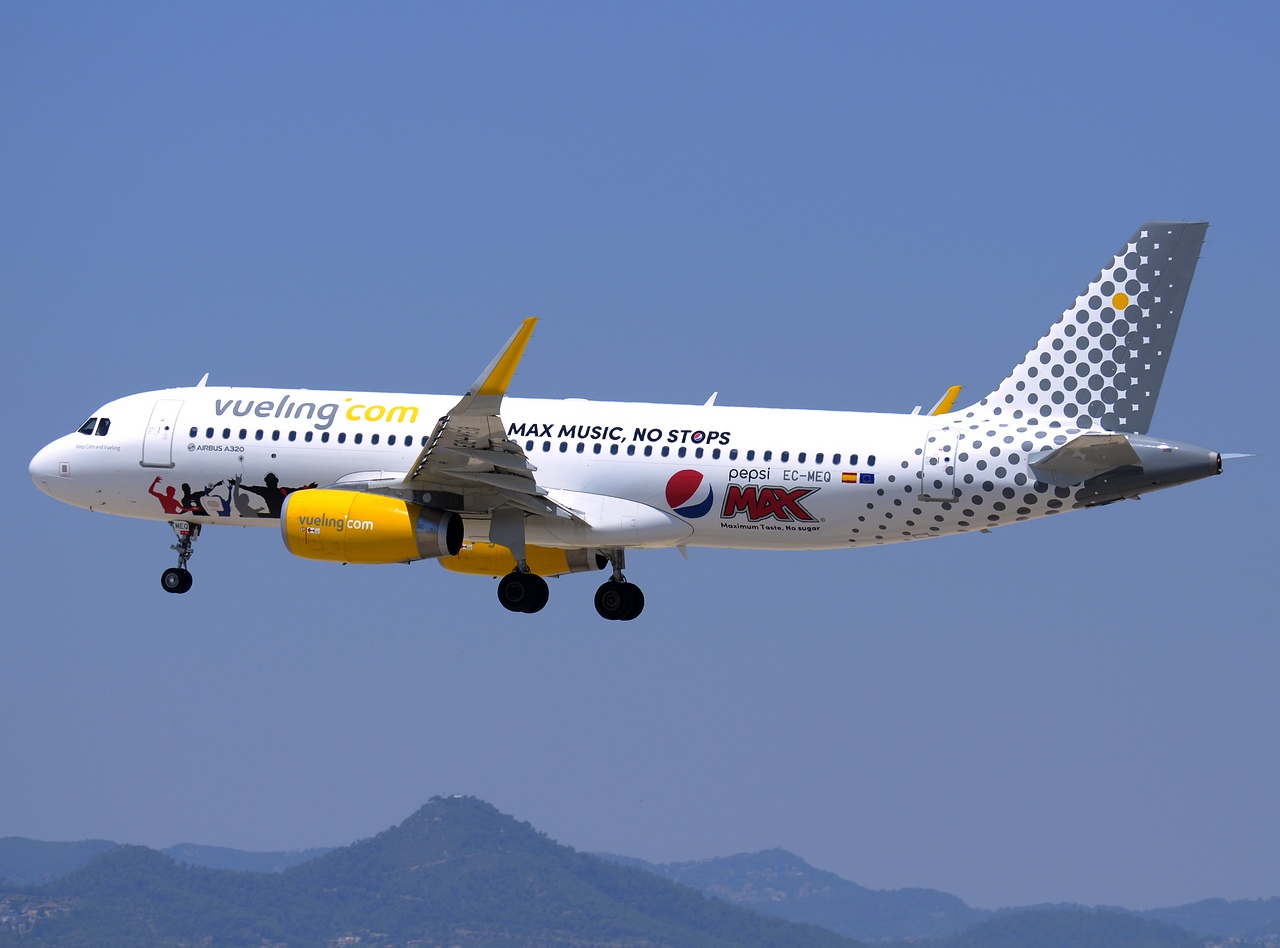 EC-MEQ - A320-232(WL) - Vueling - BCN - 29-06-2015