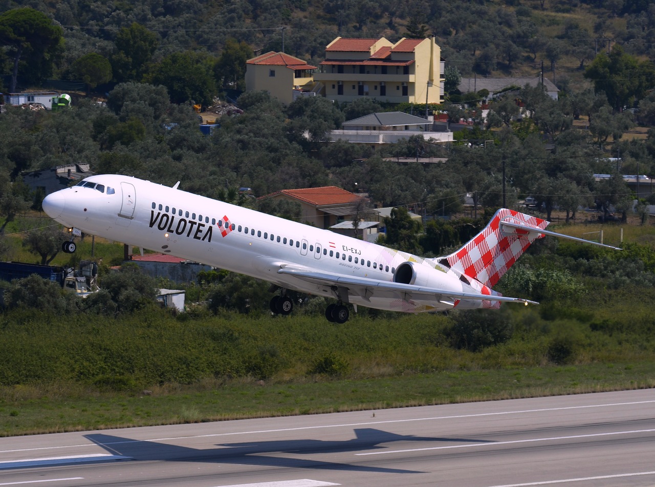 EI-EXJ - 717-2BL - Volotea Airlines - JSI - 28-07-2015