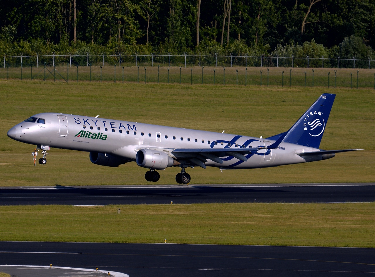 EI-RDN - ERJ-175STD (ERJ-170-200)  - Alitalia - BRU - 07-06-2015