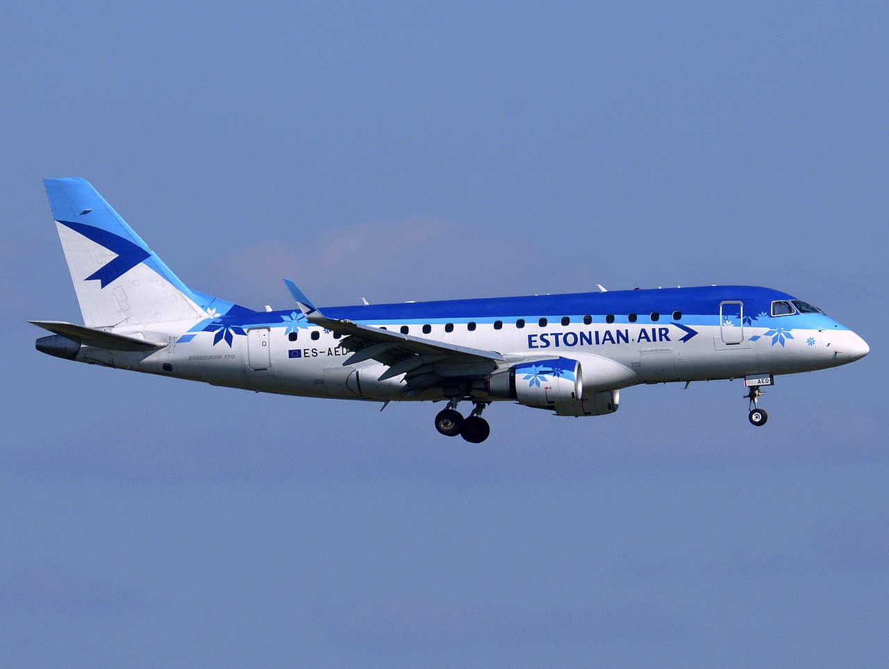 ES-AED - ERJ-170LR (ERJ-170-100 LR)  - Estonian Air - VIE - 01-10-2015