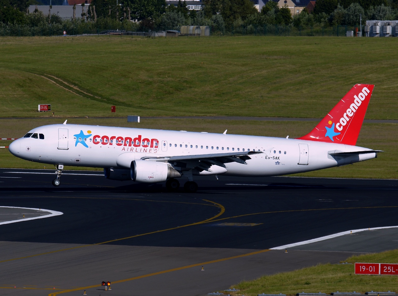 ES-SAK - A320-214 - Corendon Dutch Airlines - BRU - 07-06-2015