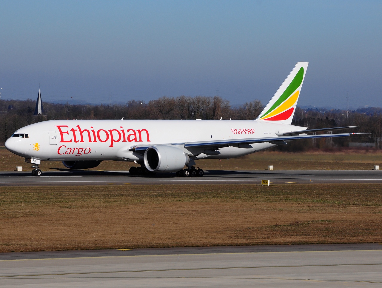ET-ARH - 777-F60 - Ethiopian Airlines - LGG - 08-03-2015b
