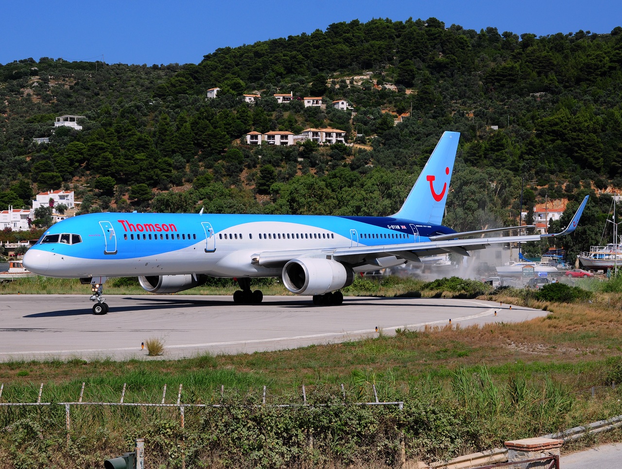 G-BYAW - 757-204(WL) - Thomson Airways - JSI - 24-07-2015b
