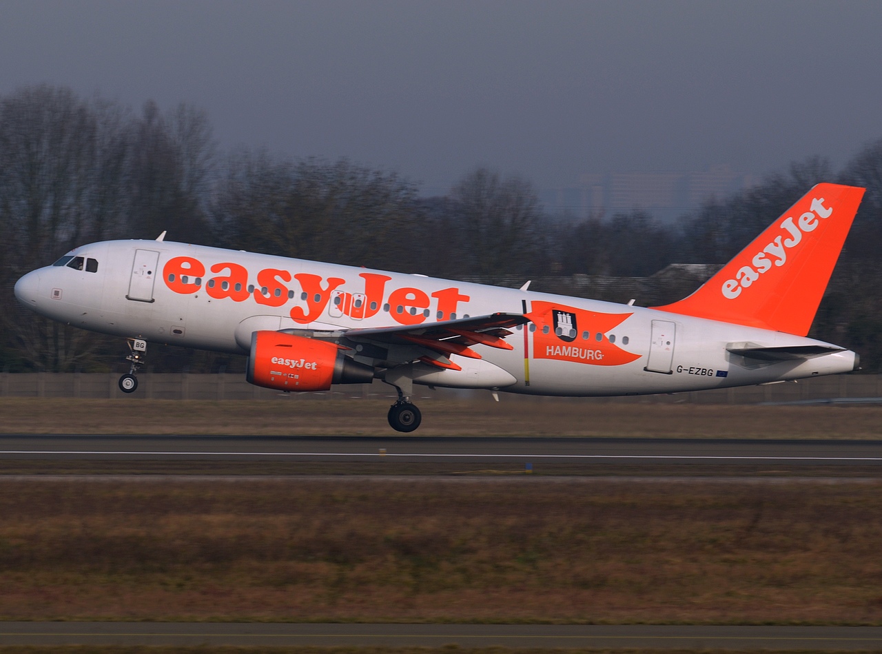 G-EZBG - A319-111 - easyJet - ORY - 07-03-2015