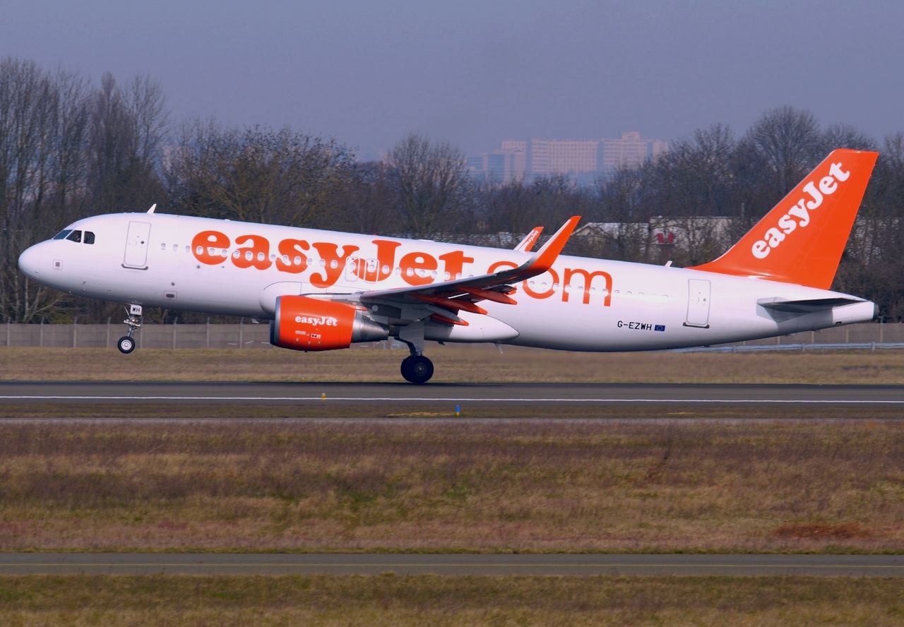 G-EZWH - A320-214(WL) - easyJet - ORY - 07-03-2015