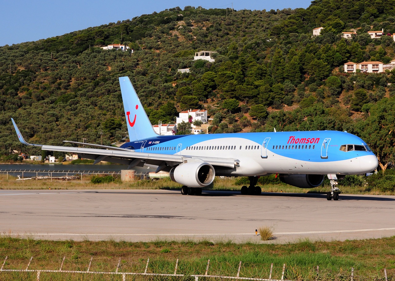 G-OOBG - 757-236(WL) - Thomson Airways - JSI - 24-07-2015