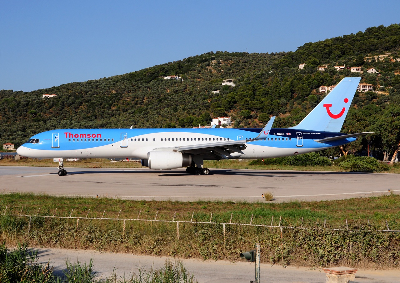G-OOBG - 757-236(WL) - Thomson Airways - JSI - 24-07-2015b