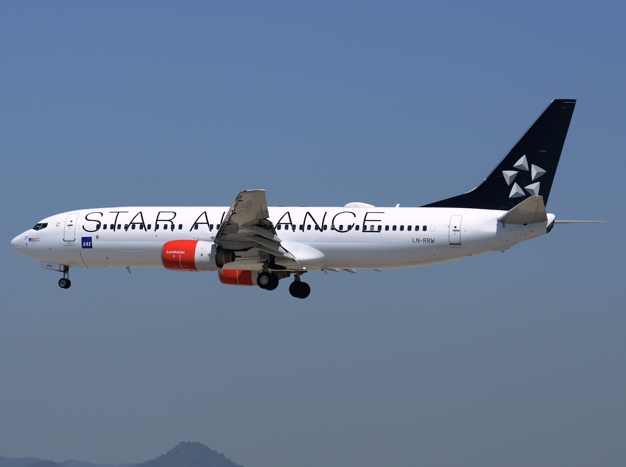 LN-RRW - 737-883 - SAS Scandinavian Airlines - BCN - 29-06-2015