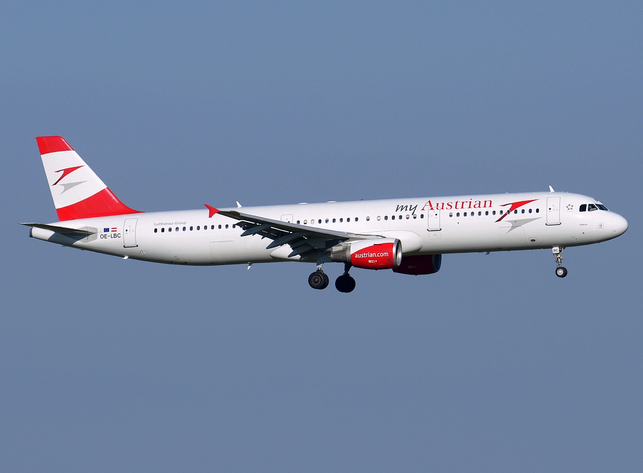 OE-LBC - A321-111 - Austrian Airlines - VIE - 01-10-2015