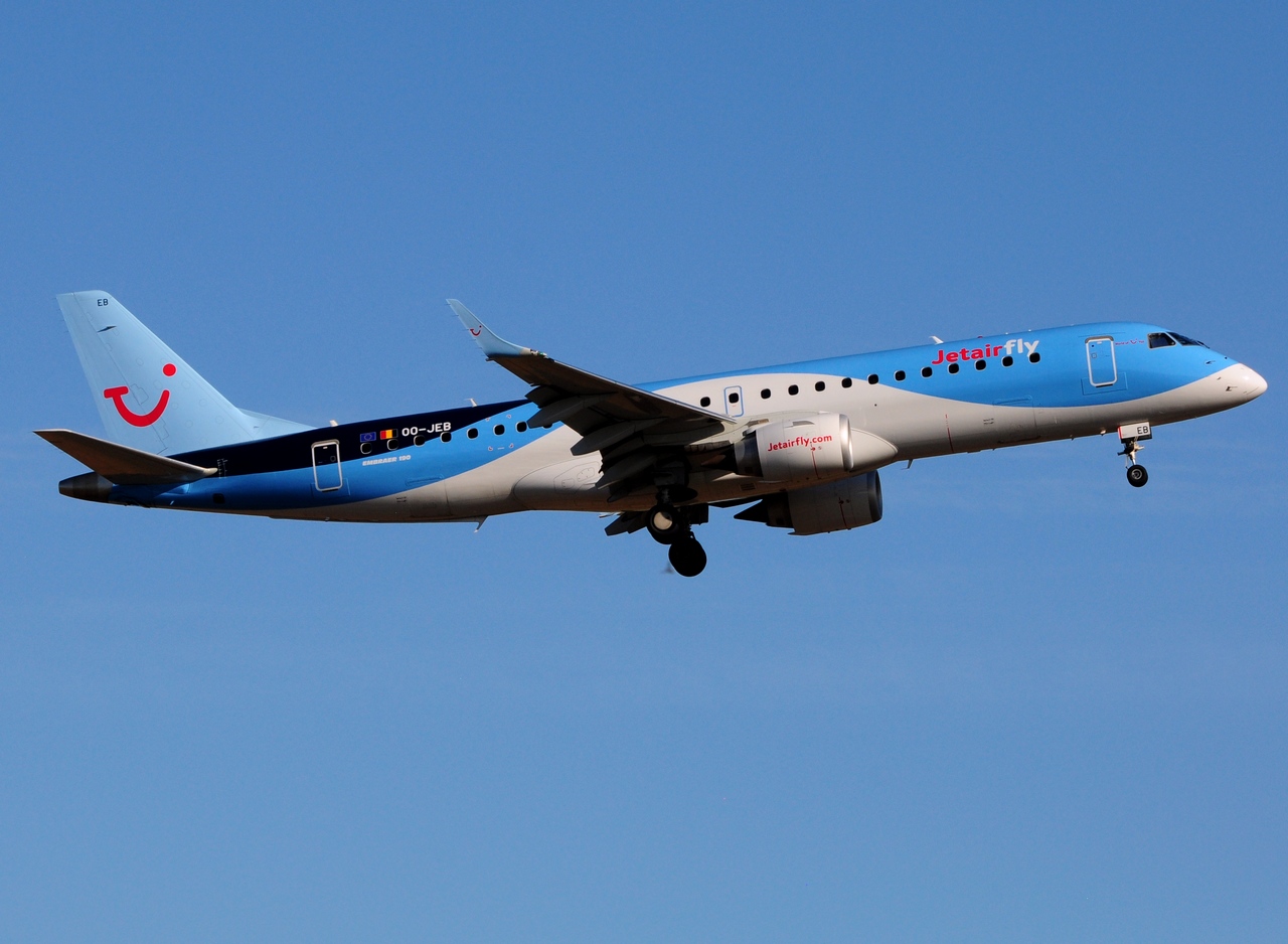 OO-JEB - ERJ-190STD (ERJ-190-100) - JetairFly - PMI - 24-08-2015