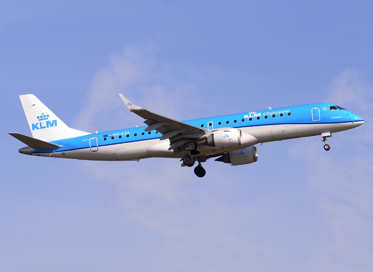PH-EZA - ERJ-190STD (ERJ-190-100) - KLM Cityhopper - FRA - 19-04-2015