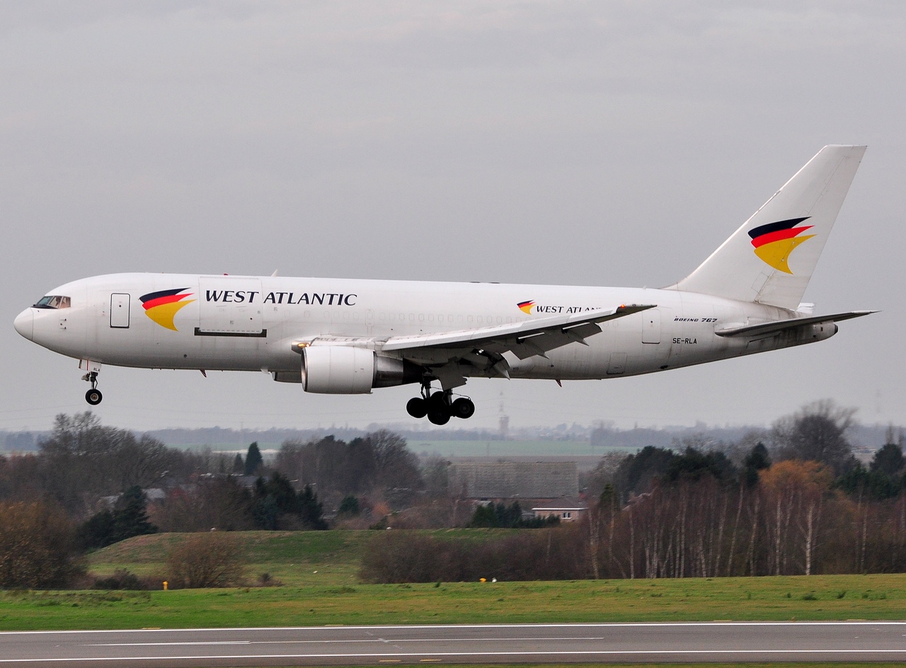 SE-RLA - 767-232 - West Air Sweden - LGG - 20-12-2015