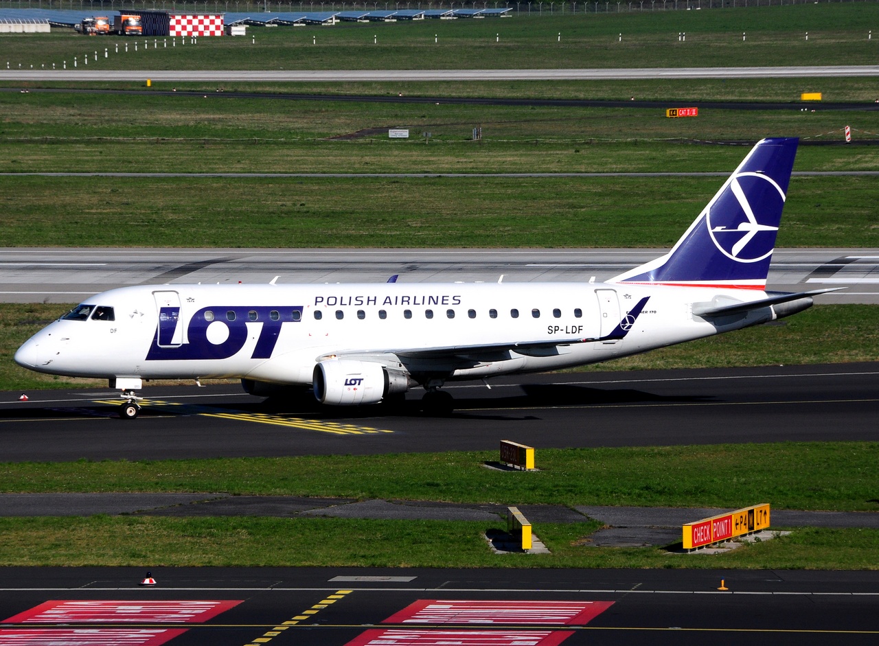 SP-LDF - ERJ-170STD (ERJ-170-100) - LOT _ Polish Airlines - DUS - 15-04-2015