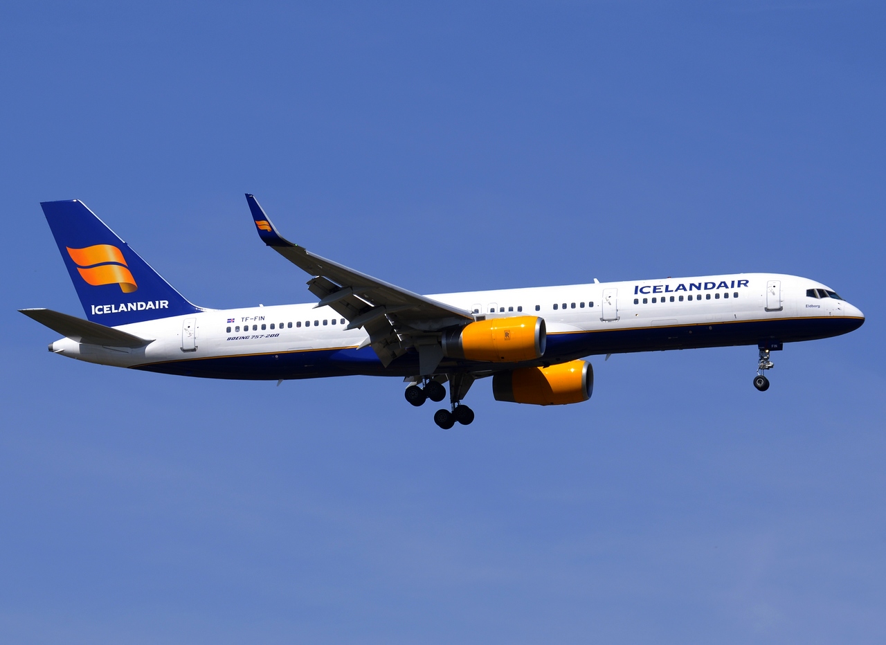 TF-FIN - 757-208(WL) - Icelandair - FRA - 19-04-2015