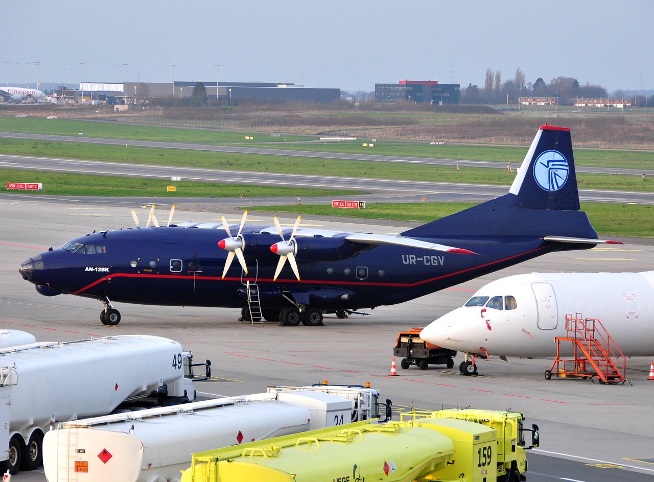 UR-CGV - Antonov An-12-BK - Ukraine Air Alliance - LGG - 20-12-2015