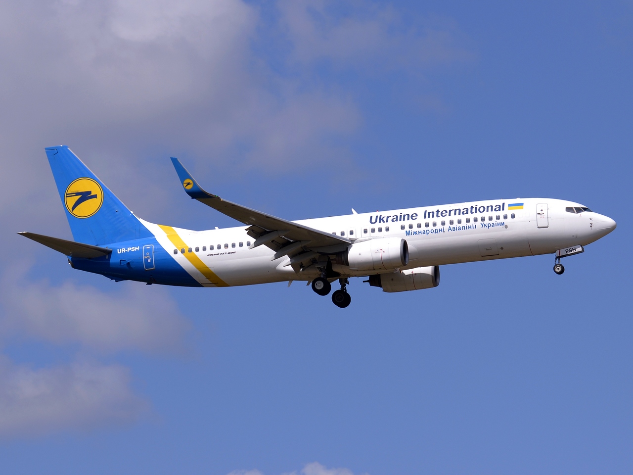 UR-PSH - 737-85R(WL) - Ukraine International Airlines - FRA - 18-04-2015