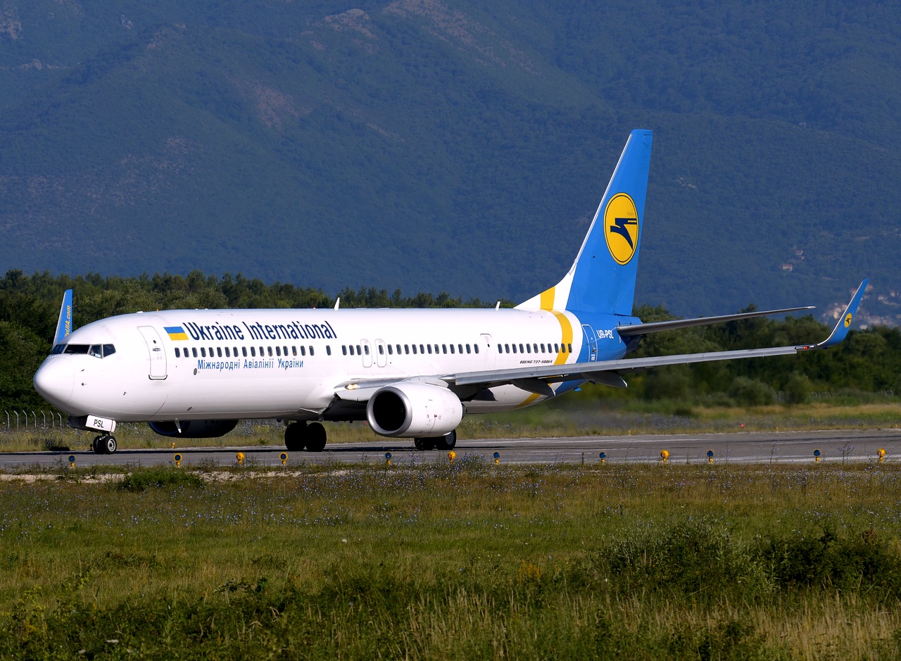 UR-PSL - 737-94X(ER)(WL) - Ukraine International Airlines - TIV - 12-07-2015
