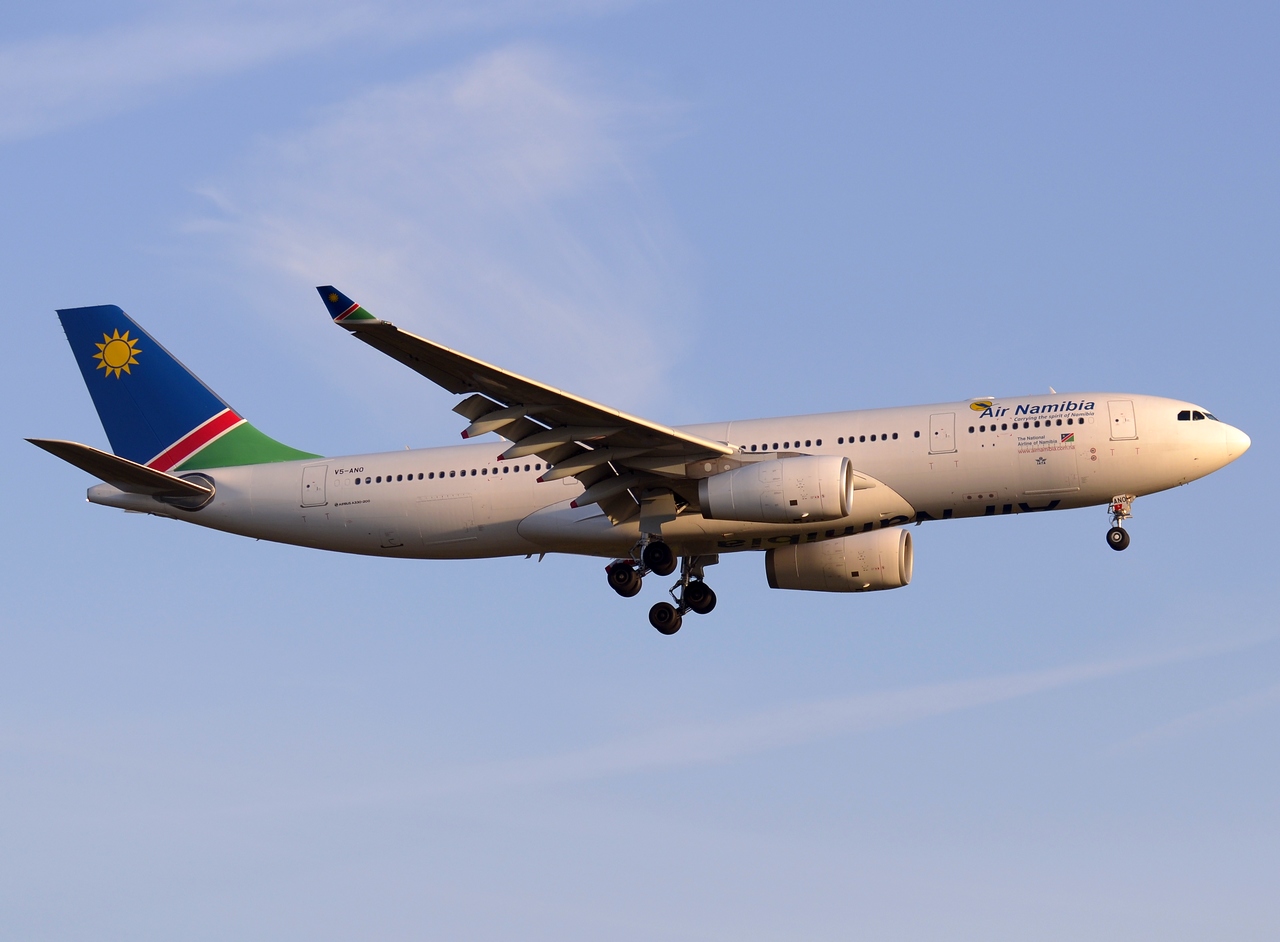 V5-ANO - A330-243 - Air Namibia - FRA - 18-04-2015